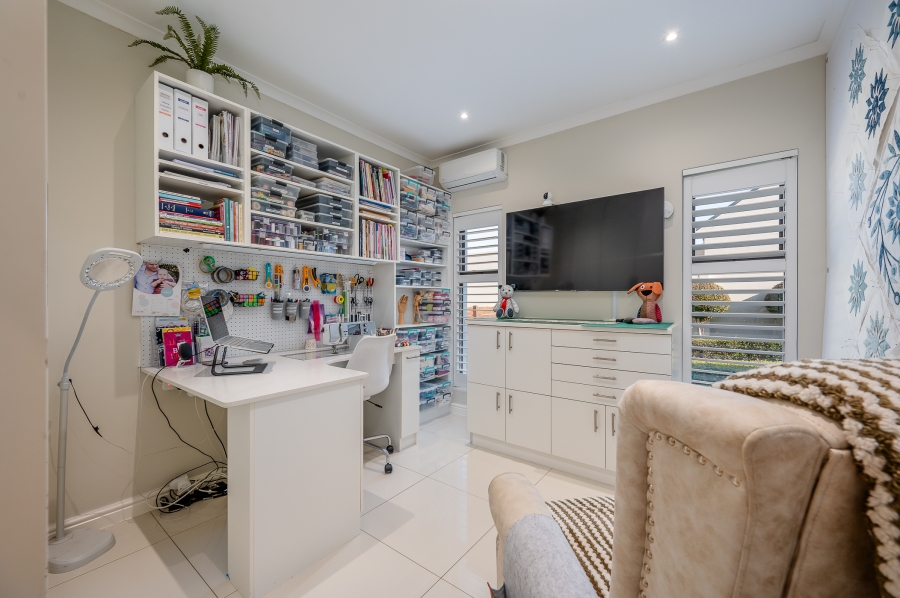3 Bedroom Property for Sale in Kelderhof Country Village Western Cape